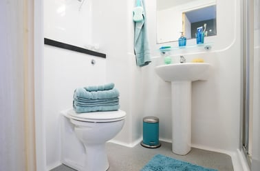 Gold En Suite, Europa, 190 Erskine Street, City Centre, Liverpool - Image 3